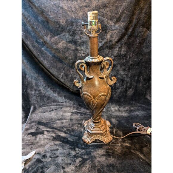 Vintage Art Deco wood carve lamp base. 22L x 7W - Picture 2 of 11